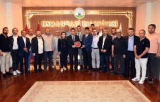 Başkan Aydın, makamının kapılarını halka açtı