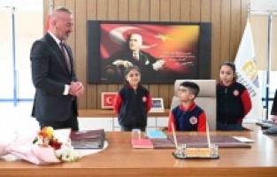 Karacabey’de başkanlık koltuğuna Baran oturdu