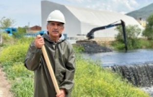 Şükrü Deviren dereye tekrar girdi, “Deremiz daha temiz akacak”