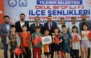 Yıldırım’da ilkokullu sporcular ödüllendirildi