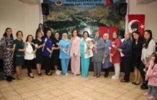 Artvinli kadınlardan Anneler Günü kutlaması