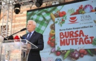 Bursa mutfağı, tarihi meydanda vitrine çıktı