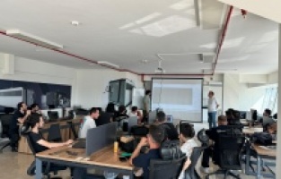 Lothbrog Makine, eğitimle büyüyor