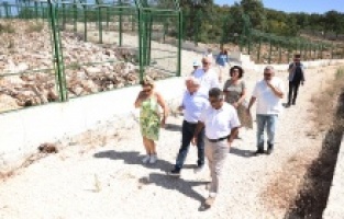 Başkan Şadi Özdemir sokak hayvanları için hazırlanan projeyi inceledi