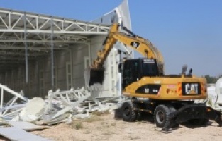 Nilüfer’de iki kaçak yapı daha yerle bir edildi