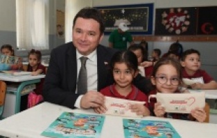 Başkan Aydın’dan öğrencilere ilk ders sürprizi