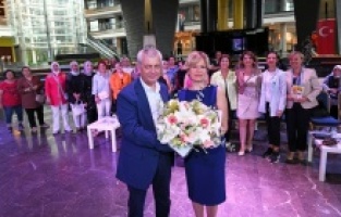 Gazeteci-yazar Tuluhan Tekelioğlu, Osmangazili kadınlarla buluştu