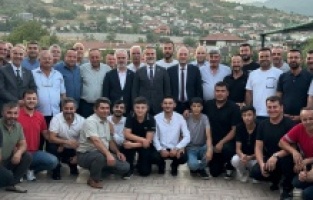 Geyve’de Muhtarlar ve Stk Toplantısı Eski Bakan Suat Kılıç’ın katılımı ile gerçekleştirildi