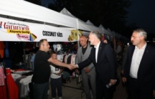 İnegöl'de 3 gün 3 gece sürecek hanımeli alışveriş şenliği başladı