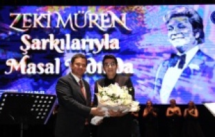 Zeki Müren, masal tadında bir gece ile anıldı