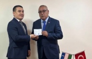 Özbekistan, ilk kez bir Türk’e fahri vatandaşlık verdi