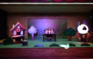 Osmangazi Gösteri Merkezi’nde ilk oyun sahnelendi