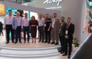 Bursalı turizmcilerden Katar çıkarması