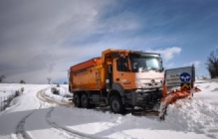 Büyükşehir, karla mücadelede gece gündüz sahada