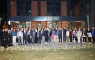 Başkan Şadi Özdemir üniversite öğrencileriyle sahurda buluştu