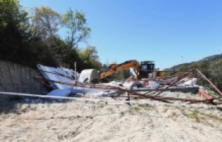 25 kaçak yapı yıkıldı