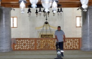 Osmangazi’deki camiler bayrama hazır