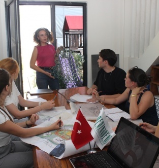 Öğrencilerle saha deneyimi