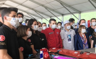 Selçuk Bayraktar’dan BTÜ’ye tam not