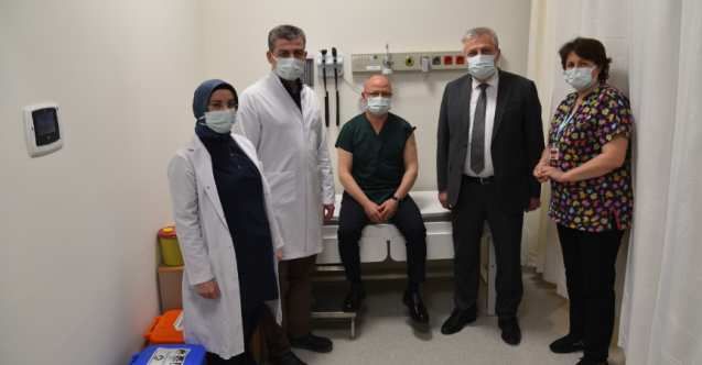 Başkan Gürkan ilk doz aşısını vuruldu