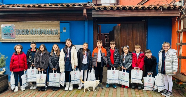 Gökkuşağı Koleji’nden kitap bağışı