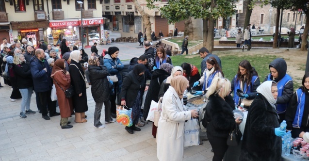 YASAV’dan Ulucami bahçesinde ramazan iftarı
