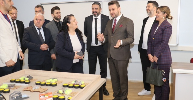 GESİAD’dan Kelesli çocuklara teknoloji desteği